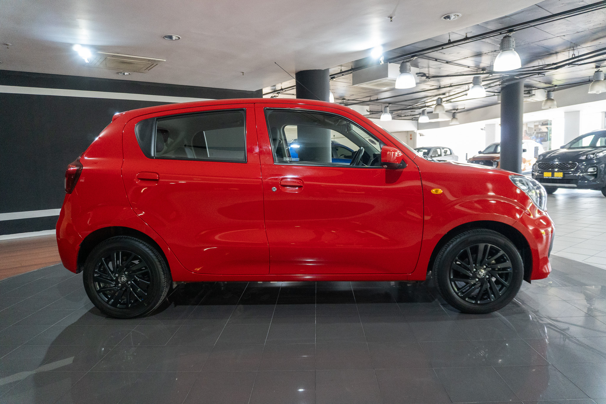 Toyota Vitz 1.0 XR manual 2025/115182_ToyoVitz1h2.jpg