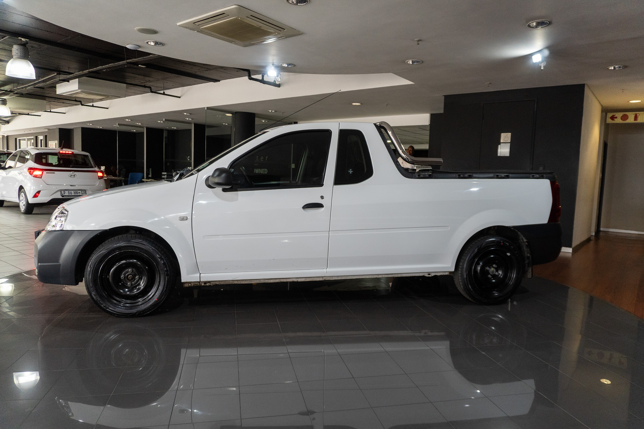 Nissan NP200 1.6i safety pack 2025/115702_NissNP201rup10.jpg
