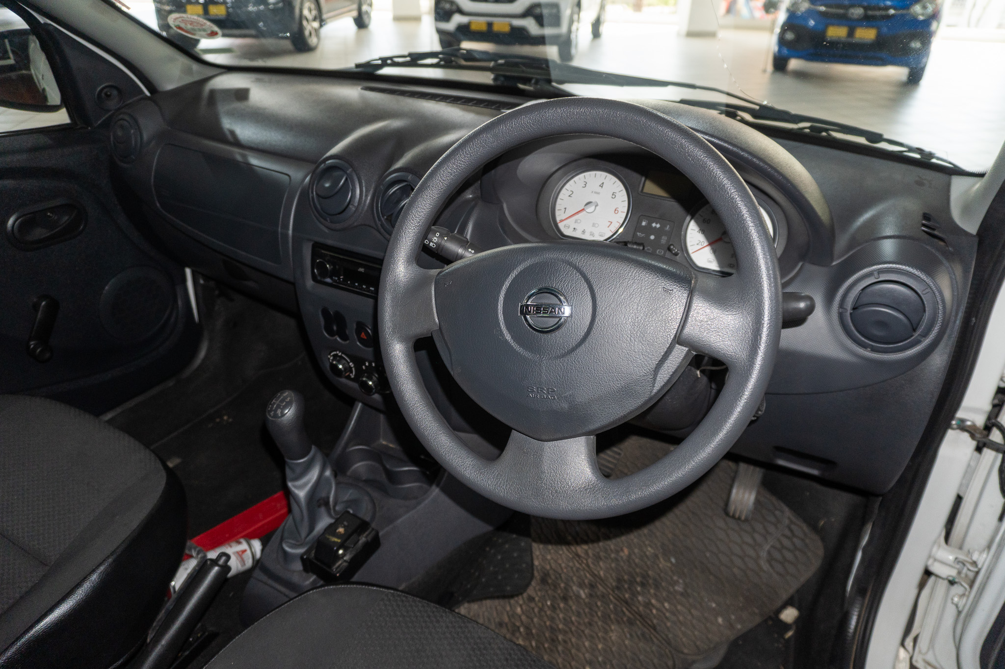 Nissan NP200 1.6i safety pack 2025/115706_NissNP201rup10.jpg