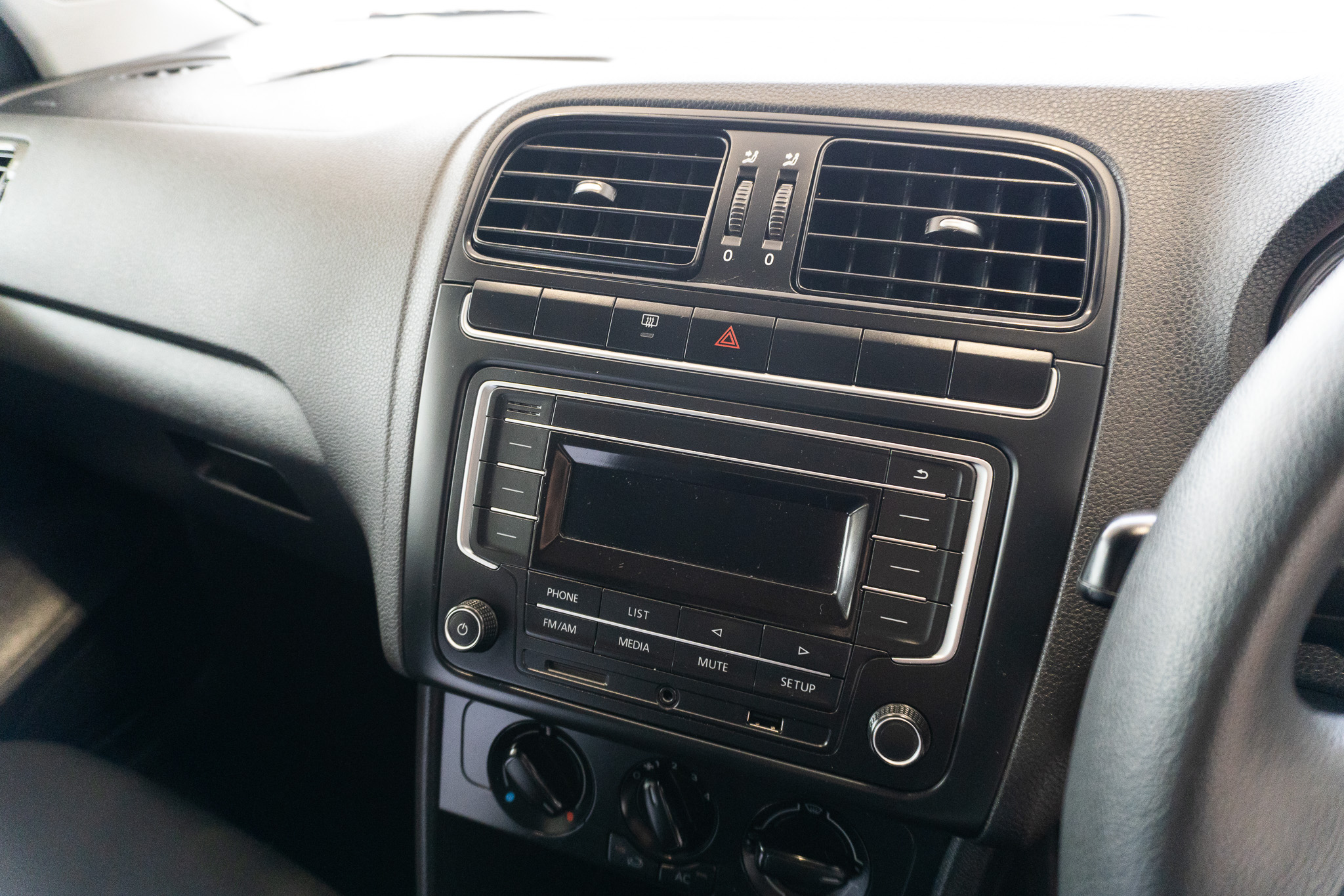 Volkswagen Polo Vivo hatch 1.4 Trendline 2025/116189_VolkPoVi1fh14.jpg