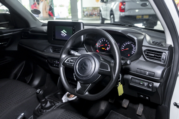 Suzuki Swift 1.2 GL+ manual 2025/99271_SuzuSwif3h2.jpg