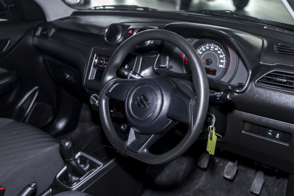 Suzuki Swift hatch 1.2 GA 2025/99468_SuzuSwif1ffh1.jpg