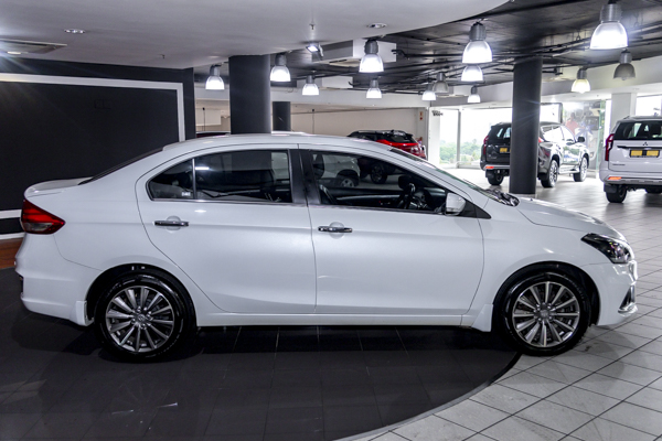 Suzuki Ciaz 1.5 GLX auto 2025/99486_SuzuCiaz1Fs4.jpg