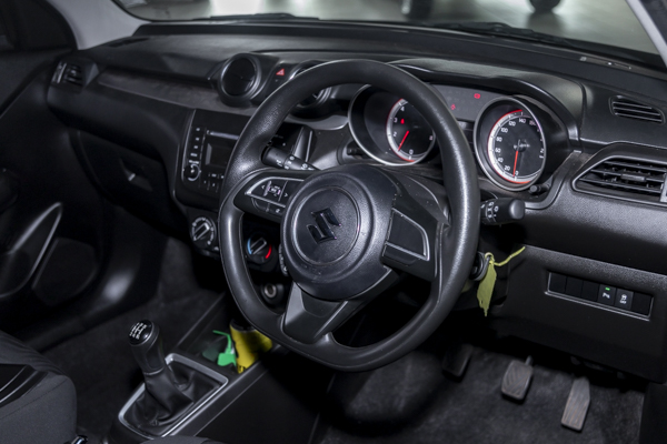 Suzuki Swift hatch 1.2 GL 2025/99755_SuzuSwif1ffh2.jpg