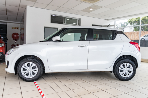 Suzuki Swift hatch 1.2 GL auto 2025/99942_SuzuSwif1ffh3.jpg