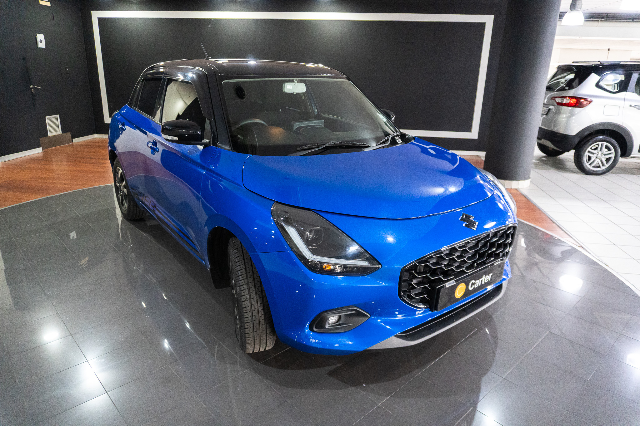 Suzuki Swift 1.2 GLX manual 2026/120703_SuzuSwif3h4.jpg