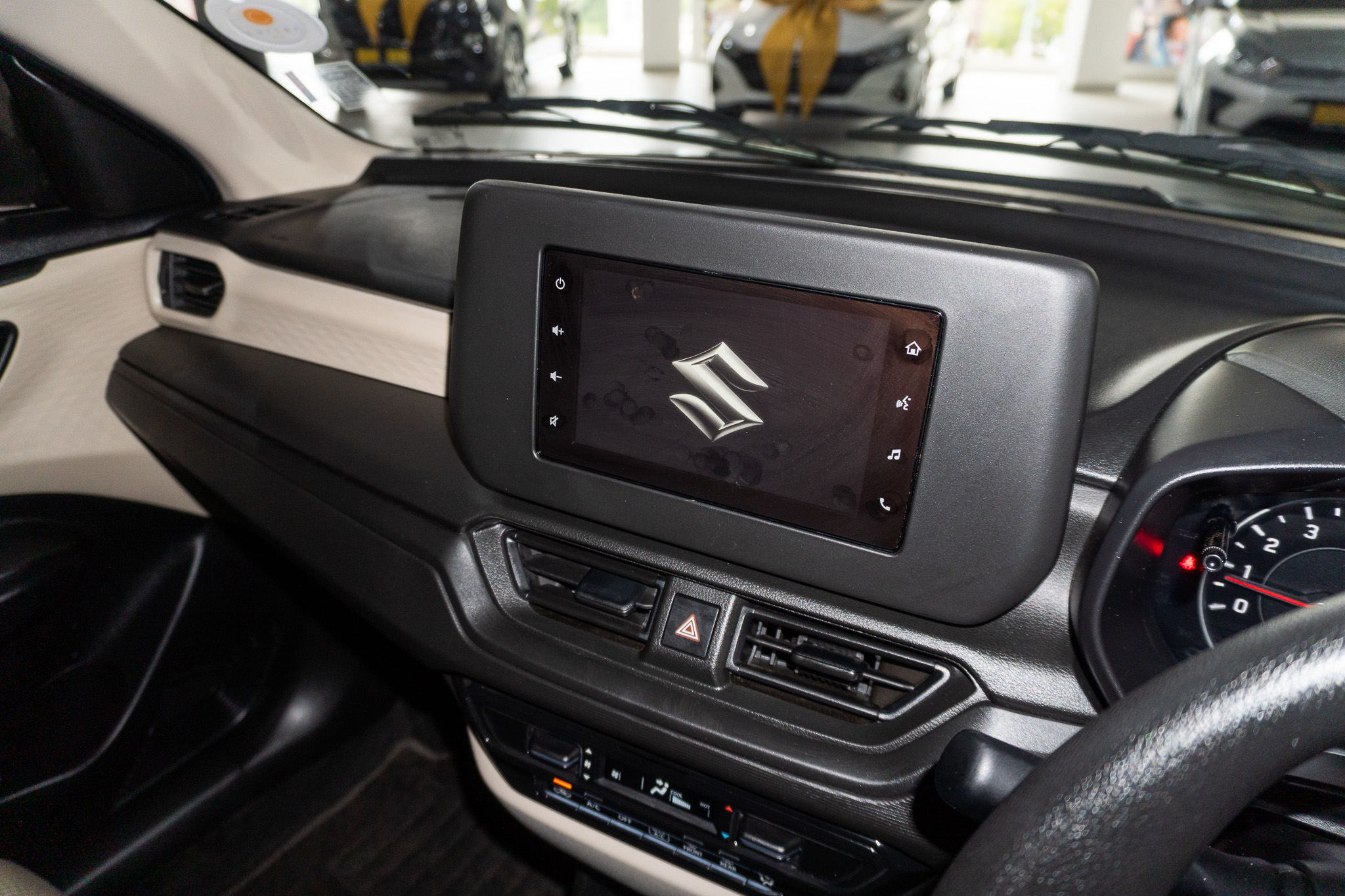 Suzuki DZire 1.2 GL+ auto 2026/120715_SuzuDZir3s3.jpg