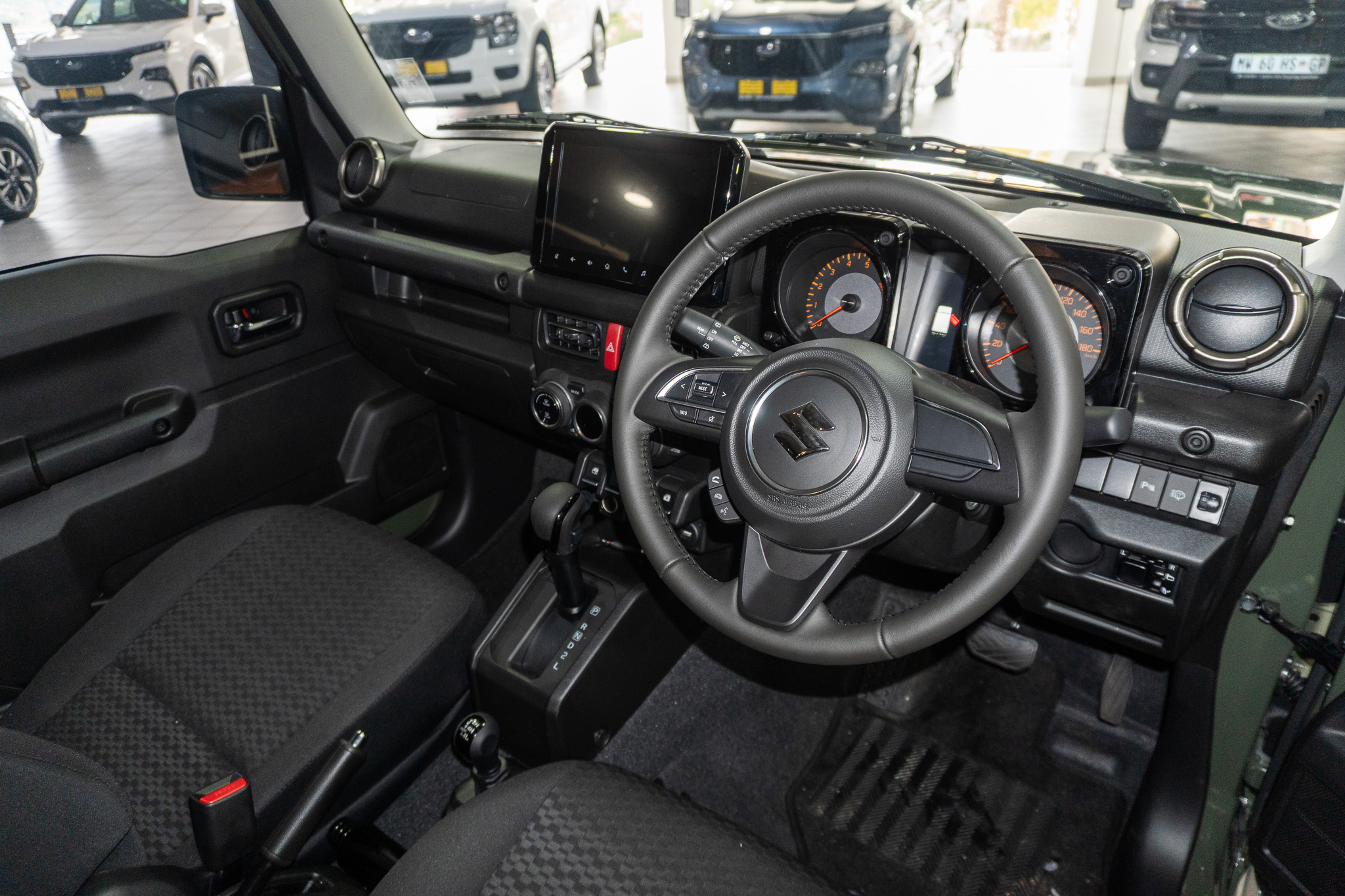 Suzuki Jimny 1.5 GLX AllGrip auto 2026/126815_SuzuJimn2e3.jpg