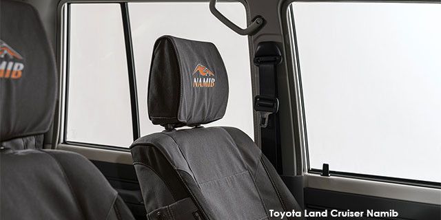 Toyota Land Cruiser 79 Land Cruiser 79 4.5D-4D LX V8 double cab Namib 0101020201.namib.interior.2--Toyota-Land-Cruiser-79-Namib-Edition--1908-ZA.jpg