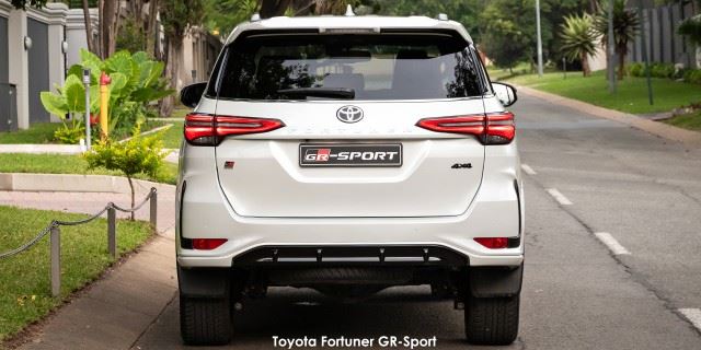Toyota Fortuner 2.8GD-6 4x4 GR-Sport 2025-Toyota-Furtuner-GR-Sport_X06-2025.03.jpg