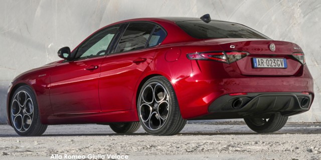 Alfa Romeo Giulia 2.0T Veloce Alfa-Romeo-Giulia-Veloce-facelift-rear-MY23-2024.jpg
