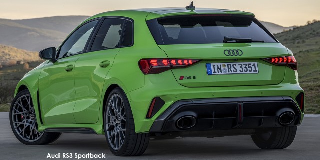 Audi RS3 Sportback quattro Audi-RS3-Sportback-A243811-2024.jpg