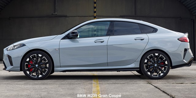 BMW 2 Series M235 Gran Coupe BMW-M235-Gran-Coupe-P90572425-2025-UK.jpg