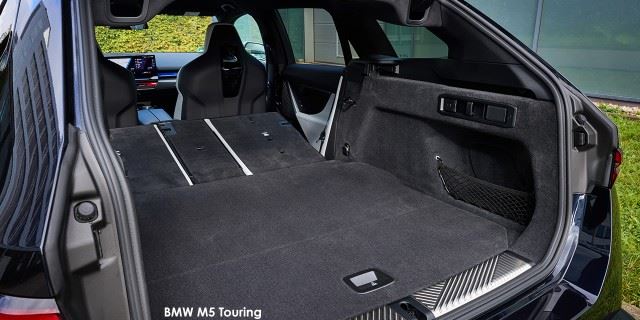 BMW M5 M5 Touring BMW-M5-Touring-P90576178-2025.jpg