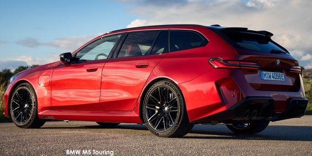 BMW M5 M5 Touring BMW-M5-Touring-P90576214-2025.jpg