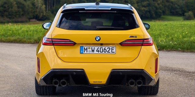 BMW M5 M5 Touring BMW-M5-Touring-P90576431-2025.jpg