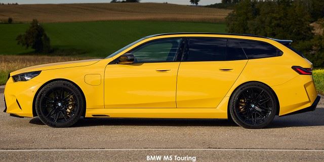 BMW M5 M5 Touring BMW-M5-Touring-P90576432-2025.jpg