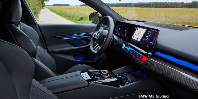 BMW M5 M5 Touring BMW-M5-Touring-P90576460-2025.jpg