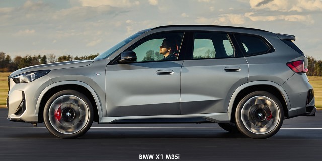 BMW X1 M35i BMW-X1-M35i-P90509769-2023.jpg