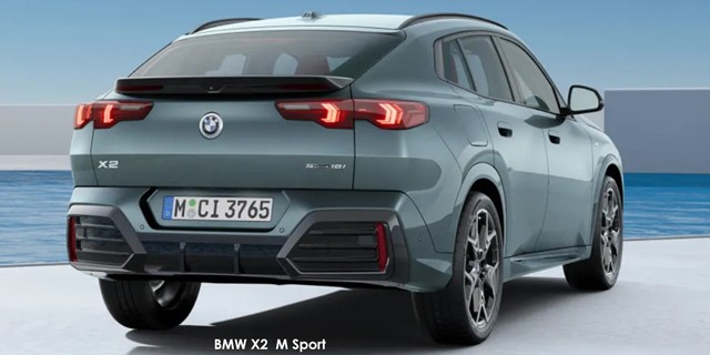 BMW X2 sDrive18i M Sport BMW-X2-sDrive18i-M-Sport-rear-side--2024.02-za.jpg