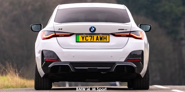 BMW i4 eDrive35 M Sport BMW-i4-eDrive40-M-Sport-P90448222--2021-UK.jpg