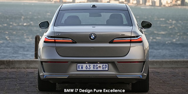 BMW i7 xDrive60 BMW-i7-xDrive60-Design-Pure-Excellence--P90491648--2023.01-za.jpg