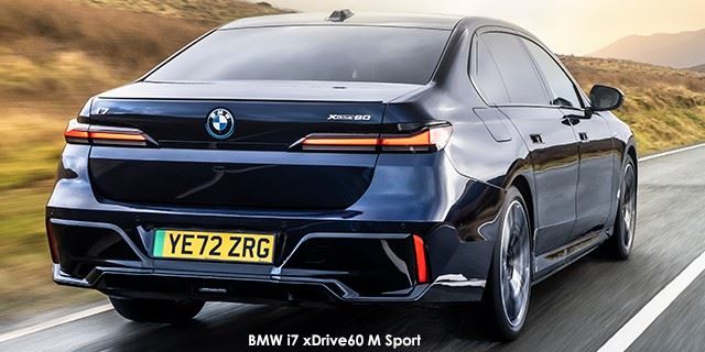 BMW i7 xDrive60 M Sport BMW-i7-xDrive60-M-Sport-P90492181--2023.01-UK.jpg