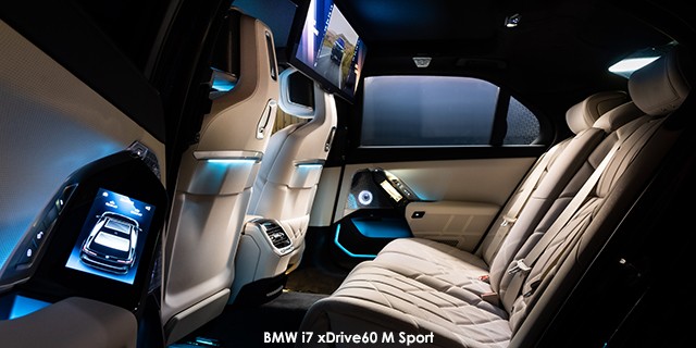 BMW i7 xDrive60 M Sport BMW-i7-xDrive60-M-Sport-P90492185--2023.01-UK.jpg