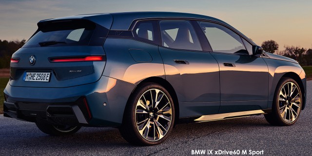 BMW iX xDrive45 M Sport BMW-iX-xDrive60-M-Sport-P90585154-facelift-2025.jpg
