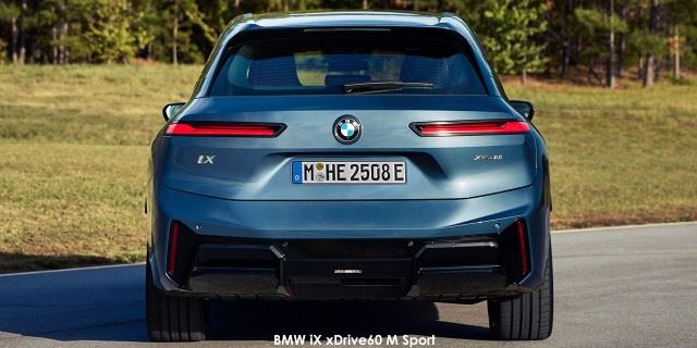 BMW iX xDrive45 M Sport BMW-iX-xDrive60-M-Sport-P90585158-facelift-2025.jpg