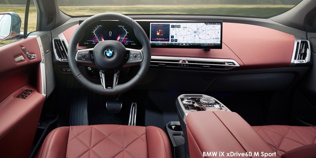 BMW iX xDrive45 M Sport BMW-iX-xDrive60-M-Sport-P90585339-facelift-2025.jpg