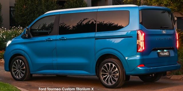 Ford Tourneo Custom 2.0SiT Titanium X Ford-Tourneo-Custom-Titanium-X-(30)-2025.07.jpg
