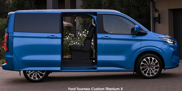 Ford Tourneo Custom 2.0SiT Titanium X Ford-Tourneo-Custom-Titanium-X-(46)-2025.07.jpg