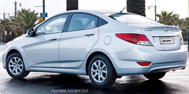 Hyundai Accent sedan 1.6 Fluid HyunAcce3s3_2.jpg