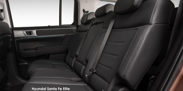 Hyundai Santa Fe 1.6T hybrid Elite AWD Hyundai-Santa-Fe_2ndROW_1-2025.06.jpg