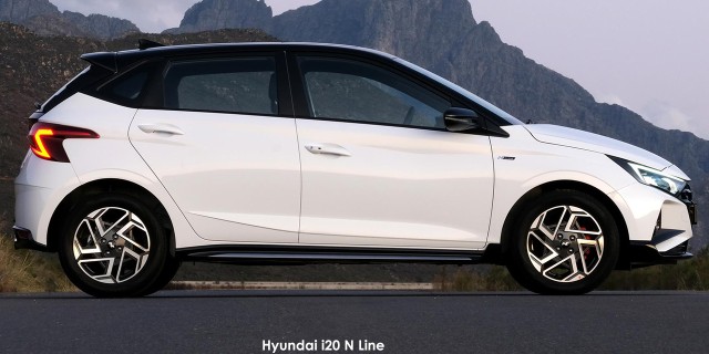 Hyundai i20 1.0T N Line Hyundai-i20-N-Line_side_-facelift--2024.07-za.jpg