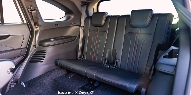 Isuzu mu-X 3.0TD Onyx XT 4WD Isuzu-MU-X-Onyx-XT-Interior-26-facelift-2025.05.jpg