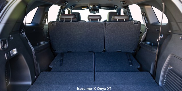 Isuzu mu-X 3.0TD Onyx XT 4WD Isuzu-MU-X-Onyx-XT-Interior-29-facelift-2025.05.jpg