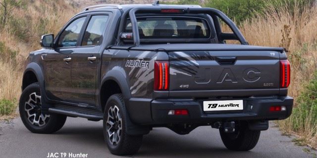 JAC T9 2.0CTI double cab 4WD Hunter JAC-T9-Hunter-rear2-2025.10.jpg