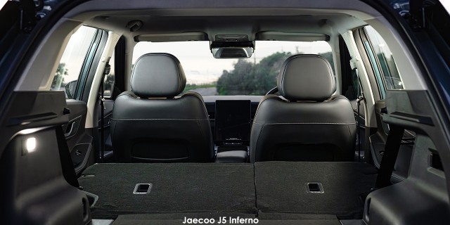 Jaecoo J5 1.5T Inferno Jaecoo-J5-Inferno-interior-boot-2025.09.jpg