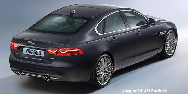 Jaguar XF 25t Portfolio JaguXF2s5_r.jpg