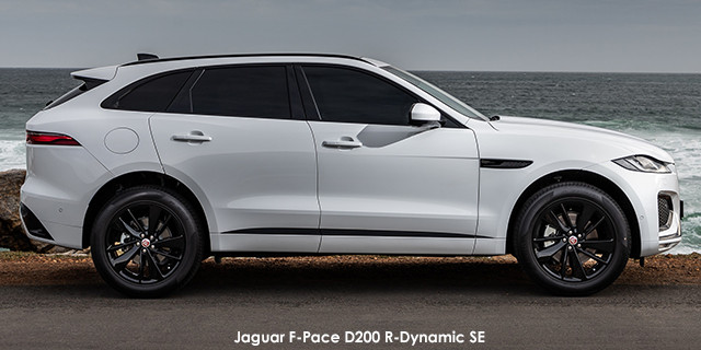 Jaguar F-Pace D200 AWD R-Dynamic HSE Jaguar-F-PACE-D200-R-Dynamic-SE-+-Black-Pack-23-facelift--2021.08-za.jpg