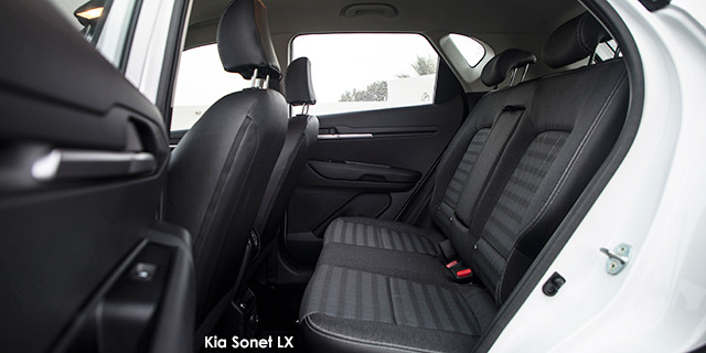 Kia Sonet 1.5 LX auto Kia-Sonet_110-LX--2021.08-za.jpg