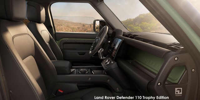 Land Rover Defender 110 D350 Trophy Edition Land-Rover-Defender-110-Trophy-Edition-26MY-Keswick-Green-10a-2025.06.jpg