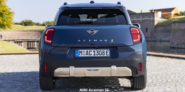 MINI Aceman SE MINI-Aceman-SE-P90576960-2024.jpg