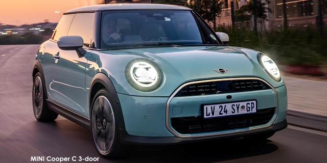 MINI Cooper C 3-door MINI-Cooper-C-P90581884-2024.jpg