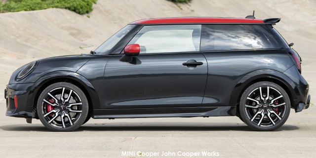 MINI Cooper John Cooper Works MINI-Cooper-John-Cooper-Works-P90573964-2025.jpg
