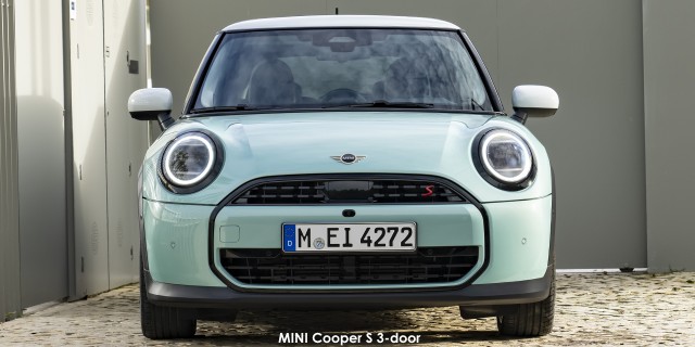 MINI Cooper S 3-door MINI-Cooper-S-3-door-Classic-P90542438--2024.jpg