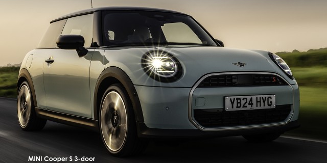 MINI Cooper S 3-door MINI-Cooper-S-3-door-Classic-P90551190--2024.jpg