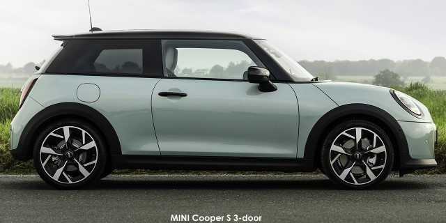 MINI Cooper S 3-door MINI-Cooper-S-3-door-Classic-P90551206--2024.jpg